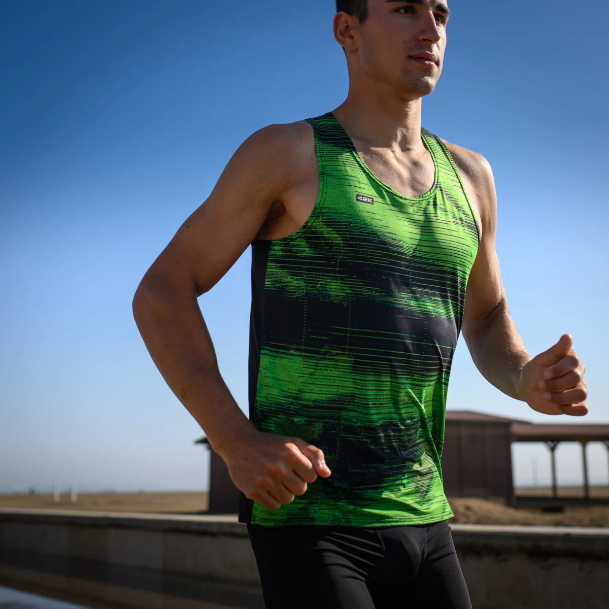 camiseta-tecnica-tirantes-apex-unisex-verde-01024