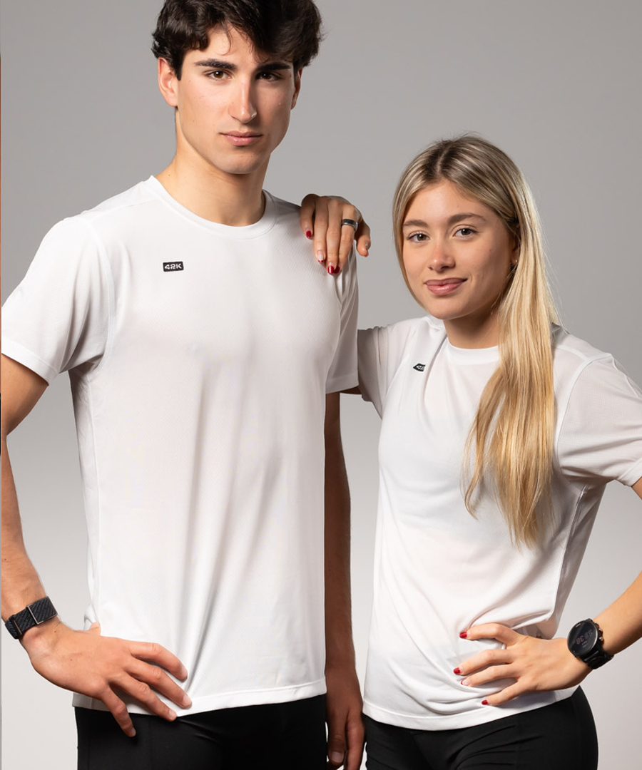 RAW WHITE COUPLE